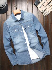 Manfinity Homme Camisa casual de mezclilla de moda para hombre con botones frontales de mangas largas y bolsillos