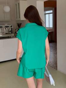 EastFlair 女士春夏純色短袖襯衫和短褲套裝，休閒度假裝 - 綠色 - 查看 2