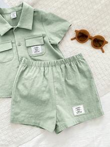 SHEIN 2 piezas Conjunto de camisa con cuello con parche decorado azul ligero y pantalones cortos informales para bebé/niño pequeño, verano