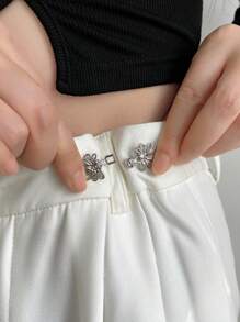 DAZY 花形腰帶扣，適用於褲子或裙子，可調節腰圍大小