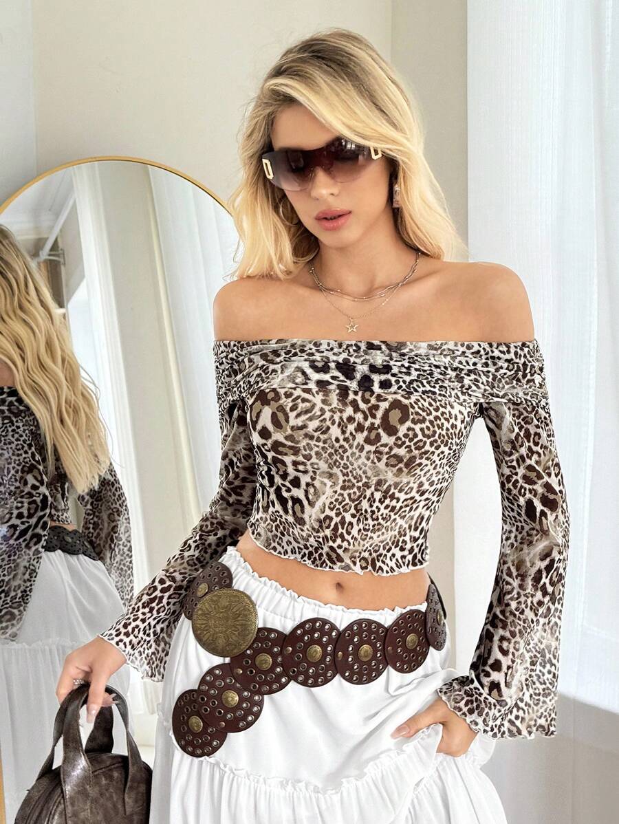 SHEIN ICON Top corto de mangas largas con estampado de leopardo y hombros descubiertos para vacaciones casuales - Marrón - Ver 1