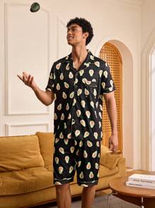 Conjunto de pijamas cortas para hombres con camiseta de manga corta con estampado de aguacate y pantalones cortos - Verde - Ver 1