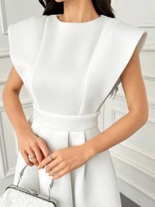 Modelyn 假日實心褶皺下擺無袖休閒連衣裙