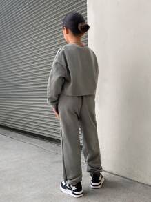 SHEIN 青少年女孩秋冬灰色休閒街頭風人像印花寬鬆落肩圓領長袖運動衫與運動長褲2件套，適合外出穿著 - 灰色 - 查看 2