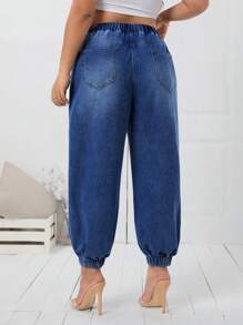 SHEIN Essnce 加大尺碼有口袋磨損扣繩腰牛仔褲 - 深色水洗藍 - 查看 2