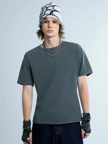 Manfinity Roghcode Y2K 复古街头可爱纯色针织牛仔雪花洗水短袖修身男士 T 恤，适合朋友、工作 - 墨綠色 - 查看 3