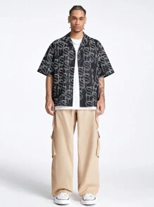 Manfinity VCAY 男款簡約印花短袖衫，夏季款 - 黑色 - 查看 5