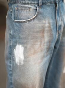 Manfinity Homme Men's Vintage American Style Mid Blue Washed Denim Workwear Jean With Stains And Wide-Leg Design - Medium Wash - View 4