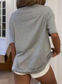 SHEIN EZwear Oversized Casual Simple 3 Shark Graphic Pale Gray Round Neck Short Sleeve T-Shirt, Loose Fit, Suitable For Summer Beach Vacation, Back To School - Light Grey - View 2