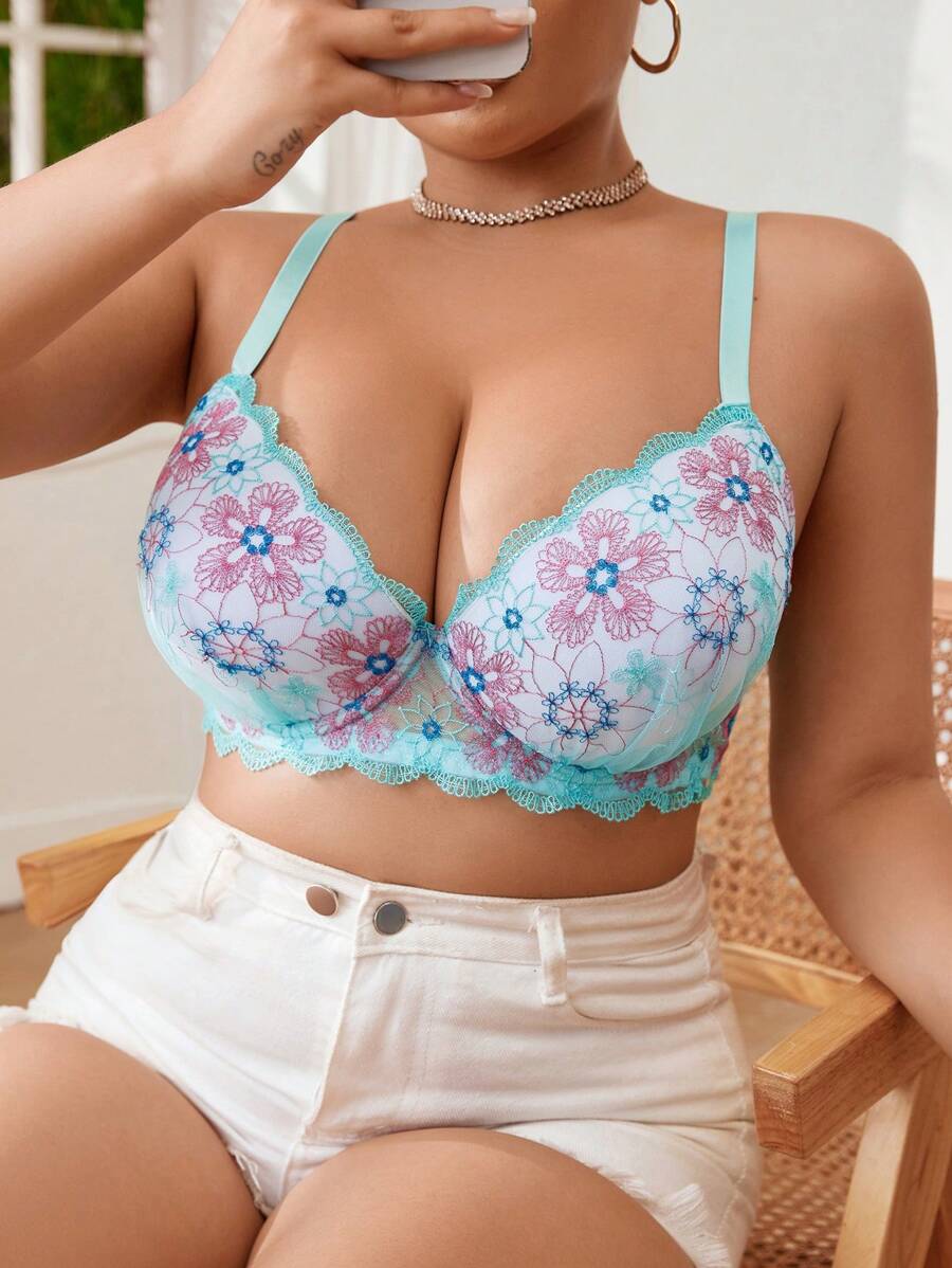 SHEIN Plus Size Women's Floral Embroidery Mesh Bralette & Bra Wireless - Mint Green - View 1