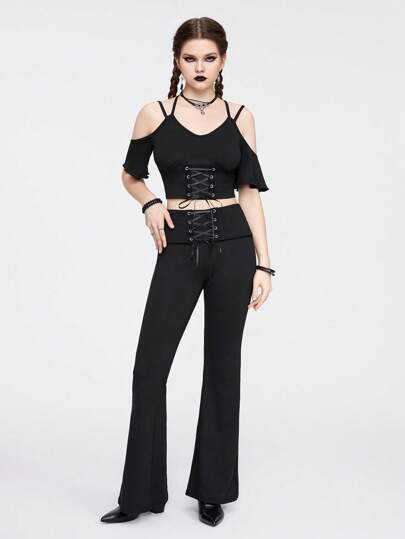 Goth 2 Stück Set aus einfarbigem Trägertop mit Rüschensaum und ausgestellter Hose mit Schleifenbindung am Brustbereich