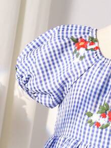 SHEIN Young Girl Gingham Floral Embroidered Dress,Blue Summer Fairy Party,White Plaid Pattern,Red Flower & Green Leaves Decor,Soft Breathable Fabric,Holiday - Multicolor - View 4