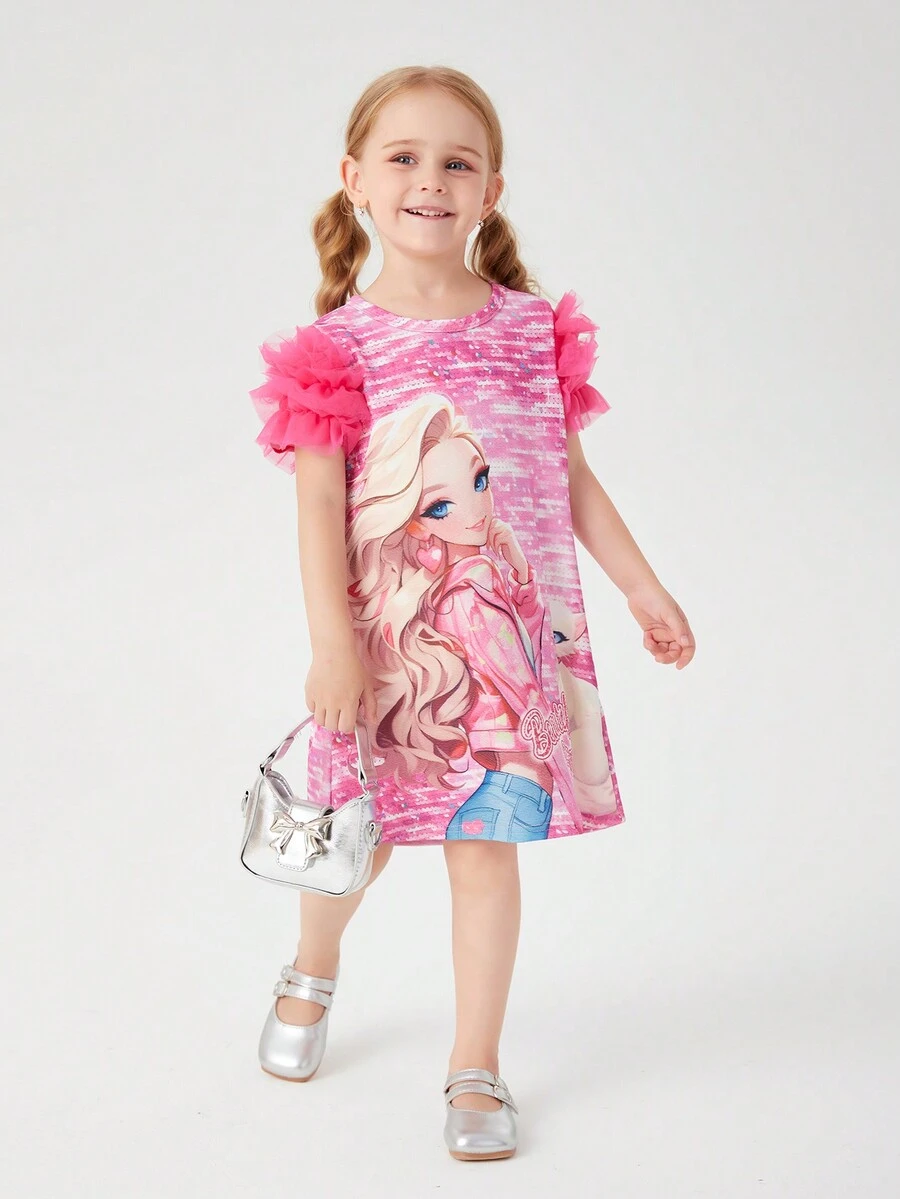 SHEIN Explorewe Mädchen Rosa Glitzerkleid mit Cartoon Prinzessin Muster. Das Kleid hat eine zarte rosa Farbe, voller Süße und träumhaftem Gefühl, sehr geeignet für kleine Mädchen. Das Kleid ist mit niedlichen Cartoon Prinzessin Mustern Muster, voller kindlicher Freude, und lässt die Kinder glauben, dass sie sich in einer Märchenwelt befinden. Die glitzernden Verzierungen des Kleides glänzen im Licht und verleihen ihm eine berückende und anziehende Wirkung und visuell eine verbesserte Gesamtoptik und macht Kinder selbstbewusster und glücklicher beim Tragen. Die Ärmel haben ein einzigartiges Design aus dreilagiger Spitze, wobei jede Schicht sorgfältig ausgeschnitten und gestapelt wurde, um reiche Schichten zu schaffen. Dieses rosa, bedruckte Glitzerkleid mit Cartoons für Mädchen ist ein Kleidungsstück, das voller kindlicher Freude und Pracht ist. Es kombiniert niedliche Cartoon-Elemente, glänzende Glitzer und exquisite Spitzen-Designs, um die Süße und Eleganz kleiner Prinzessinnen perfekt darzustellen. - Verschiedenfarbig - Übersicht 1