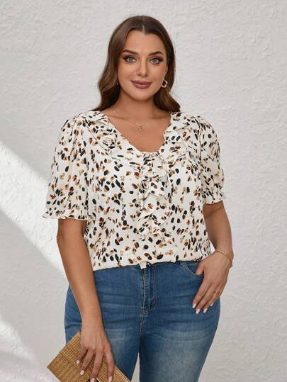 SHEIN Clasi Camisa estampada elegante e intelectual de talla grande con cuello con ribete de volantes