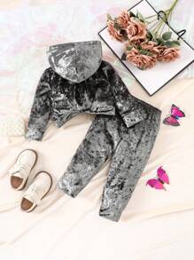 SHEIN 嬰兒女寶寶蝴蝶印花帽衫長袖上衣和褲子套裝 - 綠色 - 查看 2