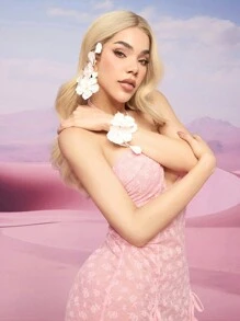 SHEIN X KeniaOs SHEIN ICON Vestido elegante y sexy de mujer con frente de encaje, a través de corbata frontal entrecruzada y decoración de lazo en la nuca con transparencias.