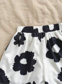 Soleia Women's Holiday Style Cap Sleeves Asymmetrical Hem Loose Tank Top Shorts Black And White Large Flower Print Graduation Season Wedding Season Cute Lunch Summer Babydoll Two-Piece Suit - Black and White - View 5