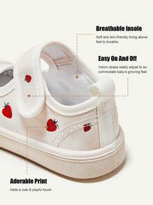 Cozy Pixies Zapatillas De Deporte Planas Con Correa Y Patrón De Fresa Blanca Para Niñas, Diseño Elegante, Zapatos Cómodos Y Ligeros Para Uso Diario Y Deportes (imagen Aleatoria)