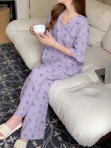 DAZY 花卉印花全袖蕾丝边 V 领上衣和裤子睡衣套装，休闲装 - 紫色 - 查看 1