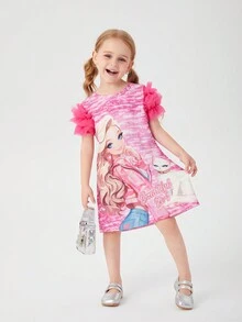 SHEIN Explorewe Mädchen Rosa Glitzerkleid mit Cartoon Prinzessin Muster. Das Kleid hat eine zarte rosa Farbe, voller Süße und träumhaftem Gefühl, sehr geeignet für kleine Mädchen. Das Kleid ist mit niedlichen Cartoon Prinzessin Mustern Muster, voller kindlicher Freude, und lässt die Kinder glauben, dass sie sich in einer Märchenwelt befinden. Die glitzernden Verzierungen des Kleides glänzen im Licht und verleihen ihm eine berückende und anziehende Wirkung und visuell eine verbesserte Gesamtoptik und macht Kinder selbstbewusster und glücklicher beim Tragen. Die Ärmel haben ein einzigartiges Design aus dreilagiger Spitze, wobei jede Schicht sorgfältig ausgeschnitten und gestapelt wurde, um reiche Schichten zu schaffen. Dieses rosa, bedruckte Glitzerkleid mit Cartoons für Mädchen ist ein Kleidungsstück, das voller kindlicher Freude und Pracht ist. Es kombiniert niedliche Cartoon-Elemente, glänzende Glitzer und exquisite Spitzen-Designs, um die Süße und Eleganz kleiner Prinzessinnen perfekt darzustellen. - Verschiedenfarbig - Übersicht 3