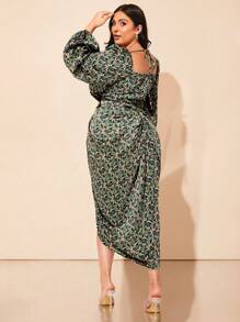 SHEIN BAE 曲线加大码垂坠领褶饰开衩大腿系带缎面连衣裙绿色花卉全身缎面印花中长连衣裙、沙滩裙、太阳裙、波西米亚风度假装 - 彩色 - 查看 2