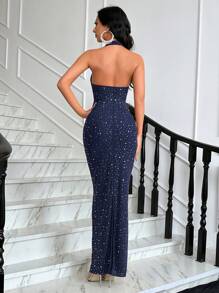 QOQ Robe de soirée élégante et magnifique pour femme avec décoration de strass. Robe de soirée pour soirée de gala, cocktail, événements formels. Robe longue moulante de couleur unie avec col ras-du-cou.