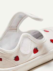 Cozy Pixies Zapatillas De Deporte Planas Con Correa Y Patrón De Fresa Blanca Para Niñas, Diseño Elegante, Zapatos Cómodos Y Ligeros Para Uso Diario Y Deportes (imagen Aleatoria)