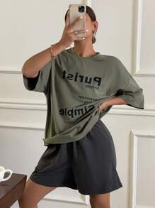 Livesso Conjunto suelto de camiseta de manga corta y shorts con estampado de letras, ropa de hogar simple