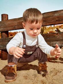 SHEIN 4 件套男婴秋季休闲套装：长袖上衣、围巾、帽子和阔腿牛仔连体裤 - 棕色 - 查看 3