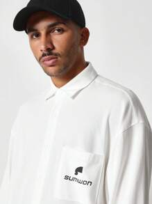 SUMWON Camisa de manga larga con ajuste oversized y estampado en relieve en la espalda - Blanco - Ver 3