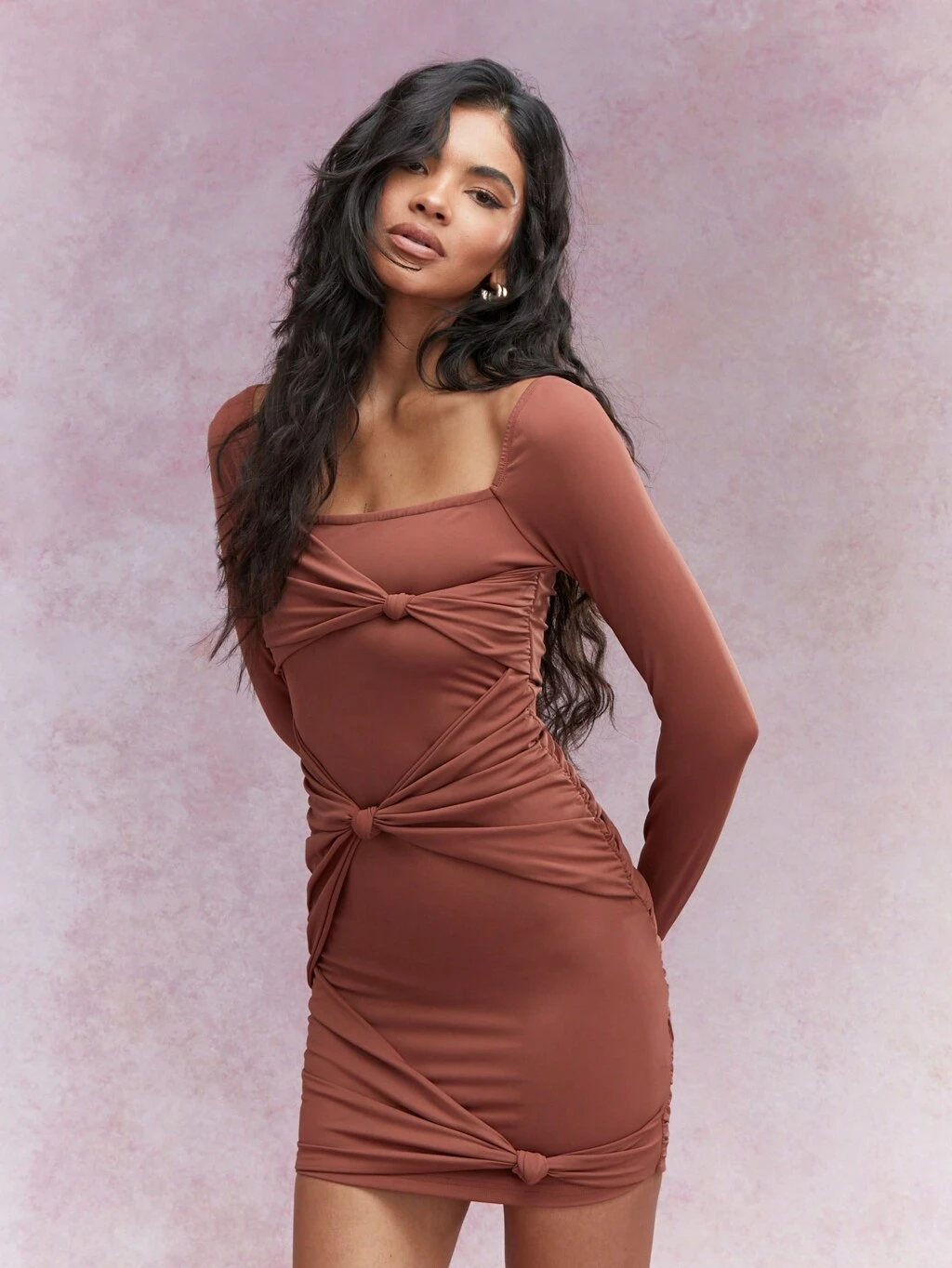 MISSGUIDED ノットディテール スクエアネック ロングスリーブ ルーシュボディコンミニドレス