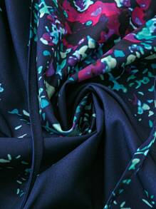 SHEIN LUNE 夏季大码花卉印花荷叶边 V 领衬衫