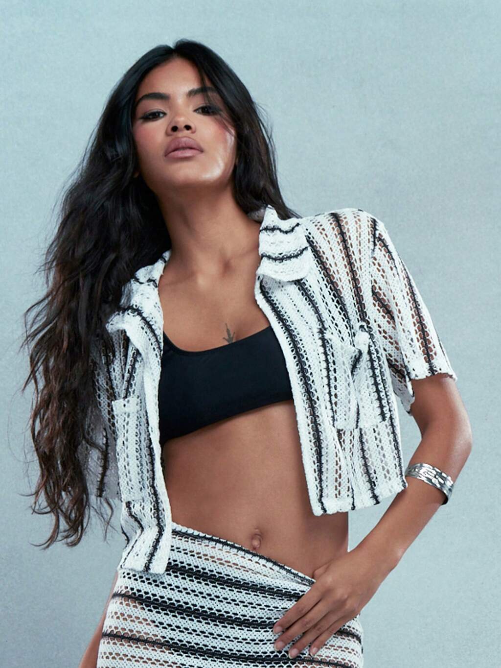 MISSGUIDED Jaqueta de Malha Crochê de Manga Curta com Bolsos, Roupa de Inverno