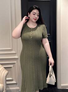 SHEIN LUNE 大尺碼女裝簡約純色短袖日常裙 - 綠色 - 查看 6