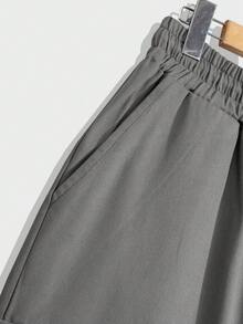 RueChic Men Patch Detail Cargo Pocket Regular Pants - Grey - View 4