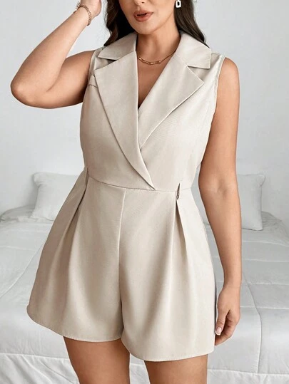 SHEIN Privé 大码女式卡其色缺口领短腿连体裤，秋季和返校季新品