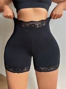 SHEIN Essnce Leggings curtas com controle de barriga e emenda de renda, cintura alta para mulheres Calças de moletom Leggings Calças cargo Moletom preto Looks para sair Leggings pretas Roupas de Halloween Looks de volta às aulas Exercícios Looks de outono preto Renda - Preto - Visão 8