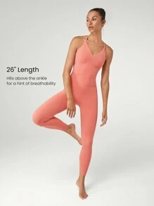 GLOWMODE 26 英寸 FeatherFit™ V 领绑带背部 Powerhold 背部紧身连体衣 低冲击瑜伽日常 - 珊瑚粉 - 查看 2