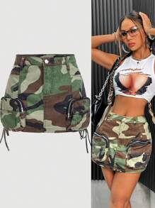 SHEIN PETITE Minifalda de mezclilla con estampado de camuflaje para mujer, ropa de trabajo callejera y sexy