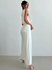 Firerie Macacão branco feminino, simples e elegante com um ombro só e pernas largas, ideal para férias - Branco - Visão 3