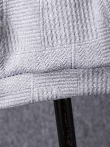 Young Boy Textured Knit Fleece Tracksuit, Suitable For 4-7 Years Old Boys To Wear During Outings, School And Sports In Autumn, Winter And Spring. The Tracksuit Is Made Of Textured Knit Fleece Material, Which Is Warm And Comfortable. The Hoodie Is Designed With A Hood, Enhancing The Fashion Sense And Warmth. It Is Suitable For Boys To Wear On Various Occasions, Not Only Fashionable But Also Practical, And Allowing Easy Movement. When Boys Wear This Tracksuit, Whether It's Outdoor Activities, Going To School, Or Exercising, They Can Show Off A Fashionable And Stylish Image. This Tracksuit Will Become A Fashionable And Warm Item In The Young Boy Wardrobes, Providing More Choices For Their Daily Wear!