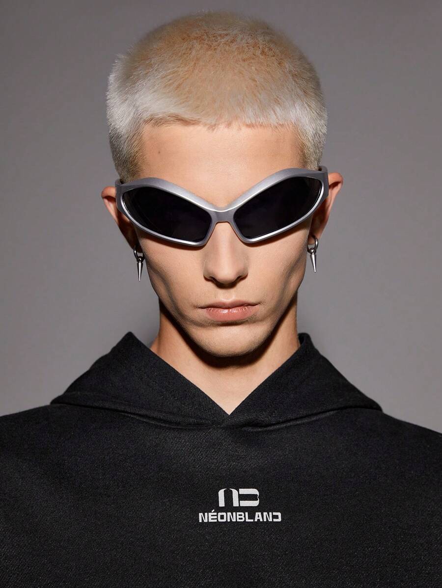 Manfinity VCAY Sudadera con capucha de punto para hombre con estilo callejero, logotipo impreso reflectante de 3M, hombros caídos y bordes anchos, adecuada para las estaciones de otoño e invierno - Negro - Ver 1