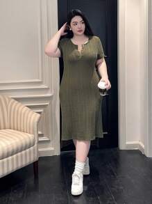 SHEIN LUNE 大尺碼女裝簡約純色短袖日常裙 - 綠色 - 查看 3
