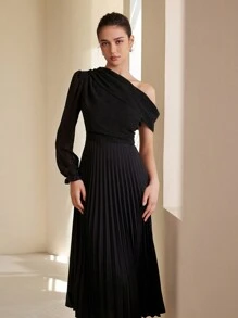 Femmeiva Vintage Sexy One Shoulder Ruffled Sleeve Solid Color Pleated Dress - Black - View 4