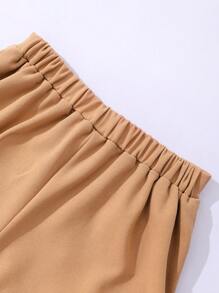 SHEIN 青少女純色荷葉肩圓領長袖上衣+側開叉短褲套裝 - 卡其色 - 查看 8