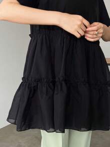 FRIFUL 女士纯色圆领荷叶边下摆短袖衬衫（夏季） - 黑色 - 查看 7