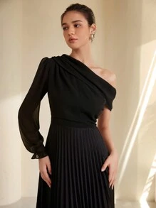Femmeiva Vintage Sexy One Shoulder Ruffled Sleeve Solid Color Pleated Dress - Black - View 6