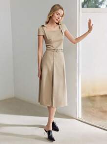 MOTF PREMIUM SQUARE NECK BOW SHOULDER BLOUSE