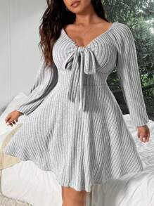 Flirla Đầm dài tay cỡ lớn màu xám nhung có dây buộc nơ hoa - Xám - Xem 5