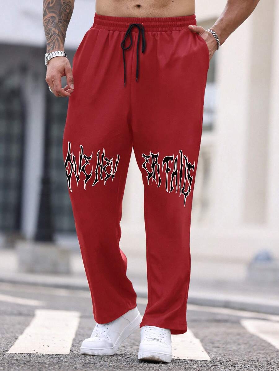 Manfinity Roughcore Pantalones casuales para hombres de talla grande con cintura ajustable, impresión de letras y bolsillos - Rojo - Ver 1